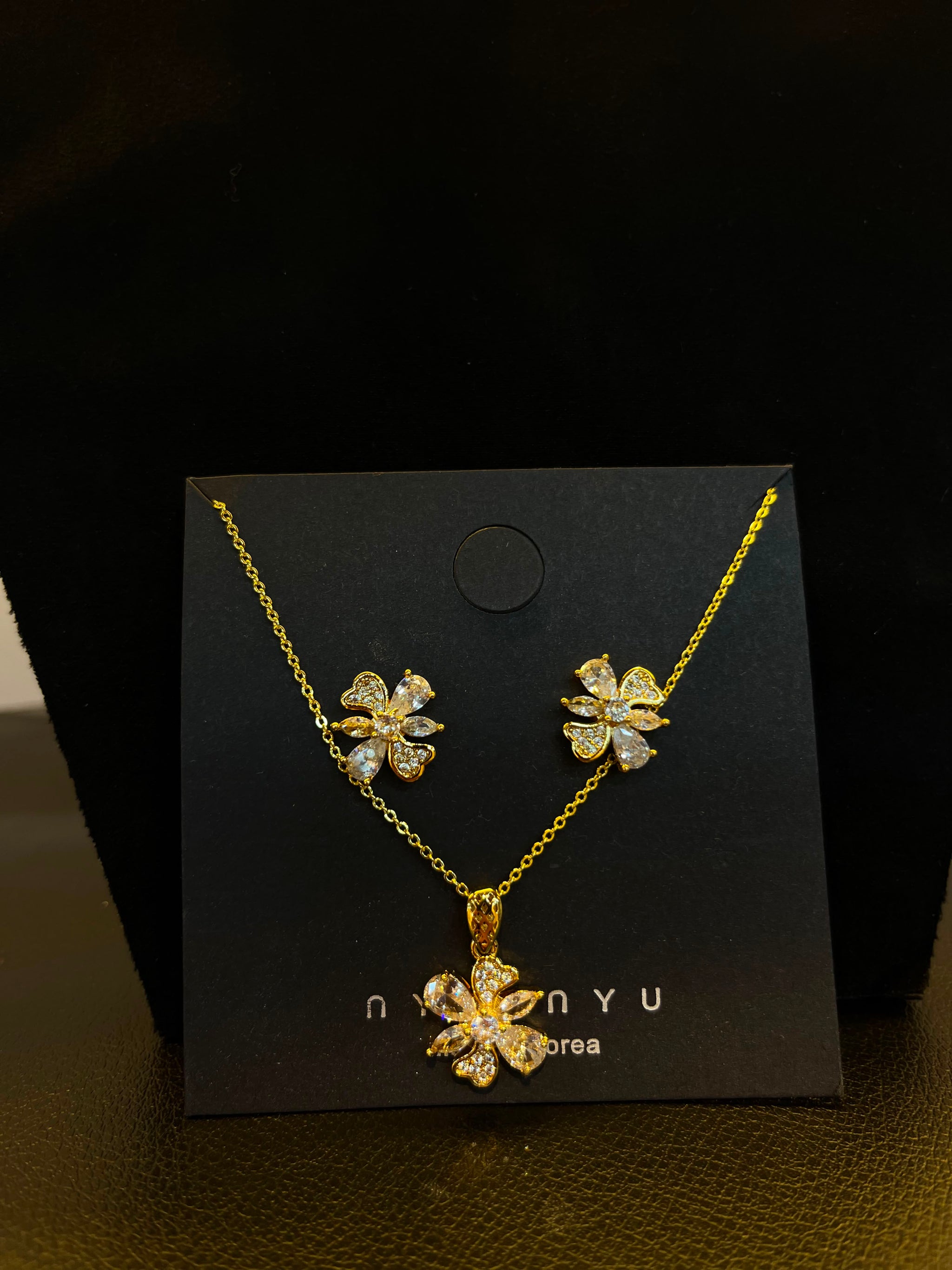1163 Modest Necklace Pendant Set