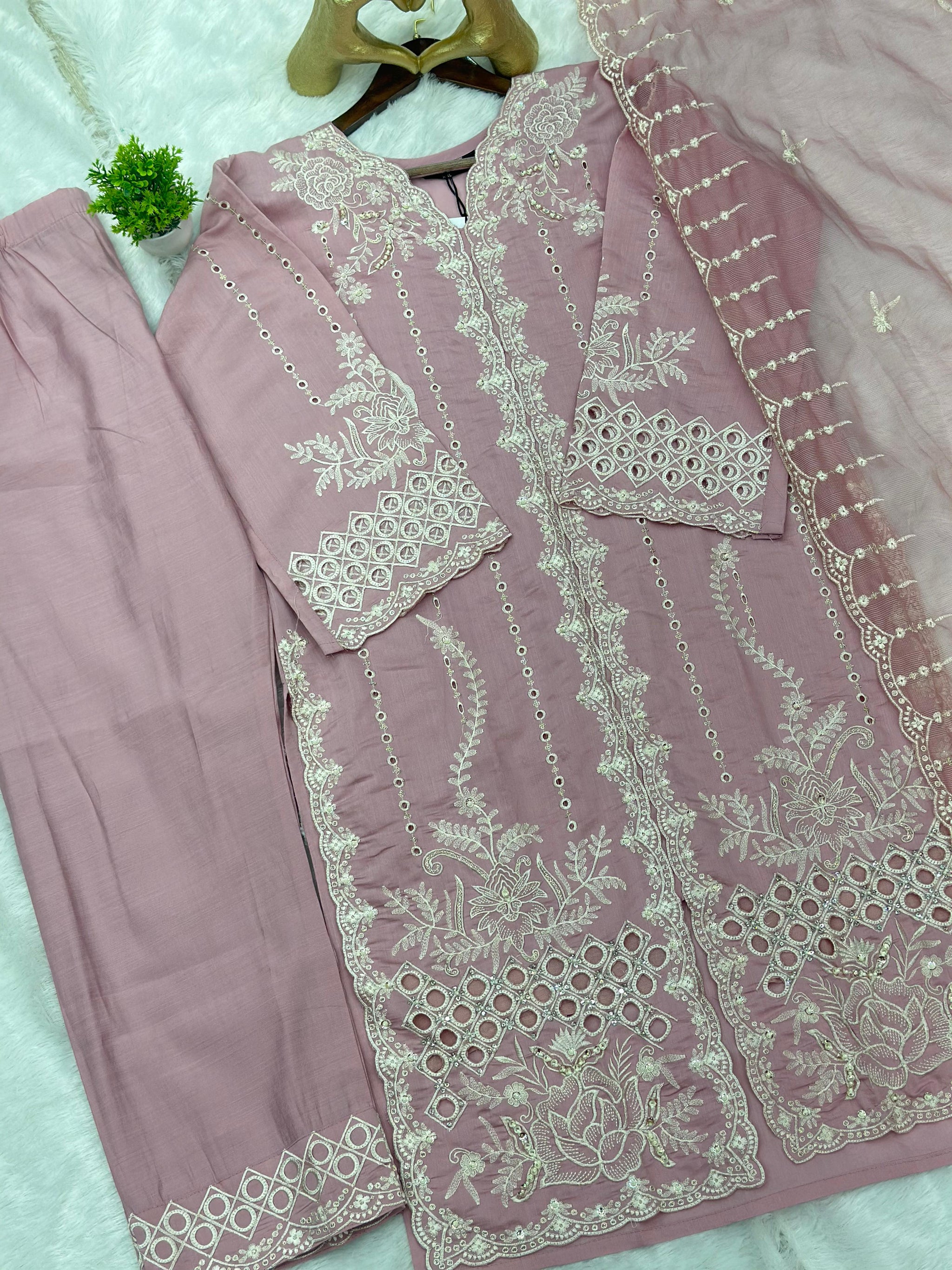698 Pakistani Cut-Work Party-wear