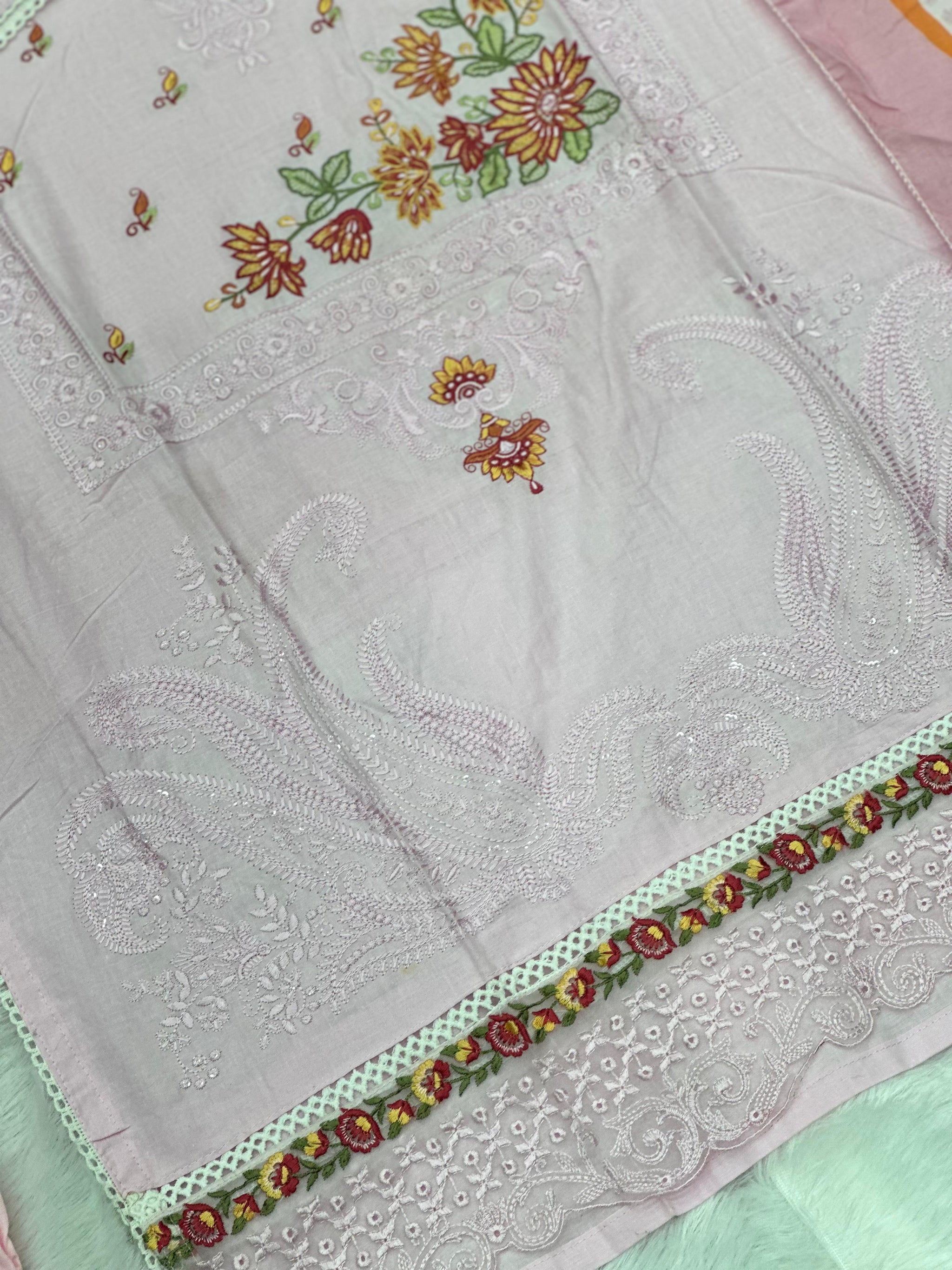 681 Pakistani Lawn Suit
