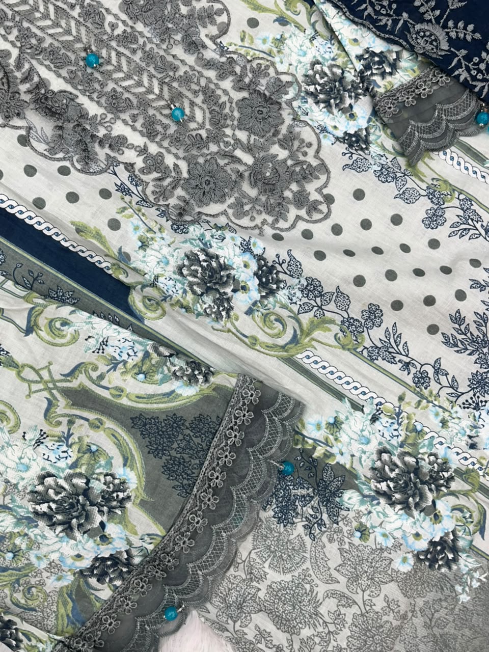 1498 Pakistani Heavy Lawn Suit - 6