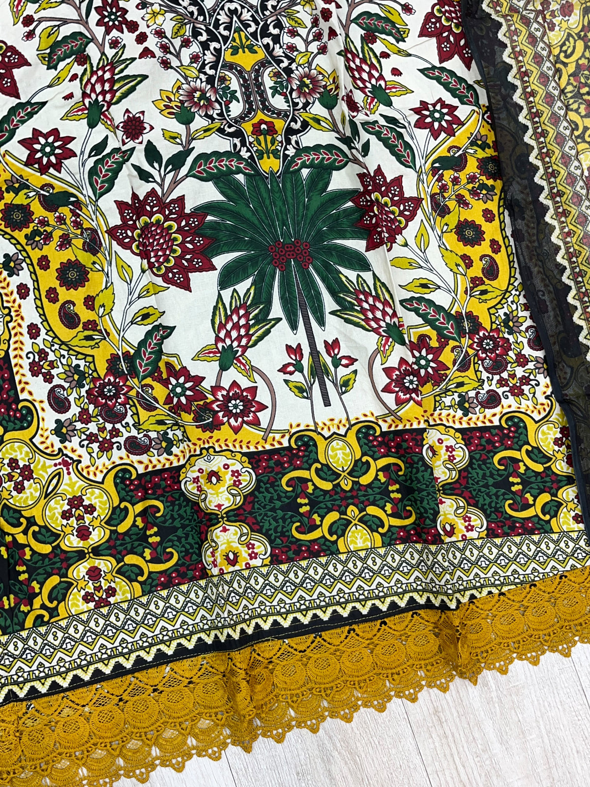 1517 Pakistani Embroidered Suit