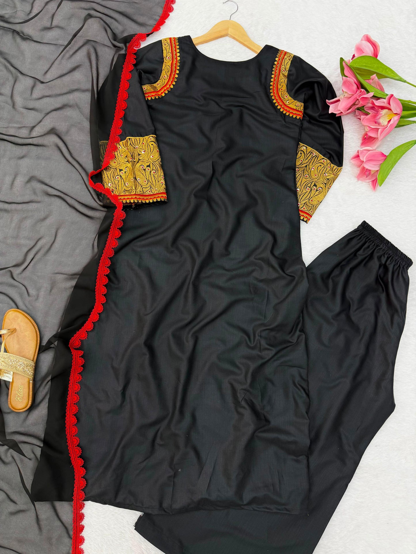 1339 Farhana Bhatt's Viral Kashmiri-style Embroidered  Long 3-Pcs Coordset