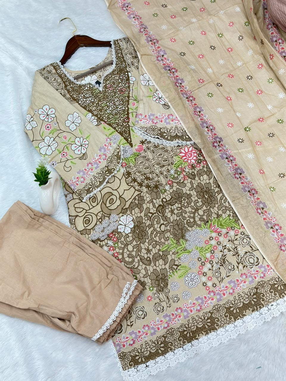 933 Pakistani Embroidered Suit