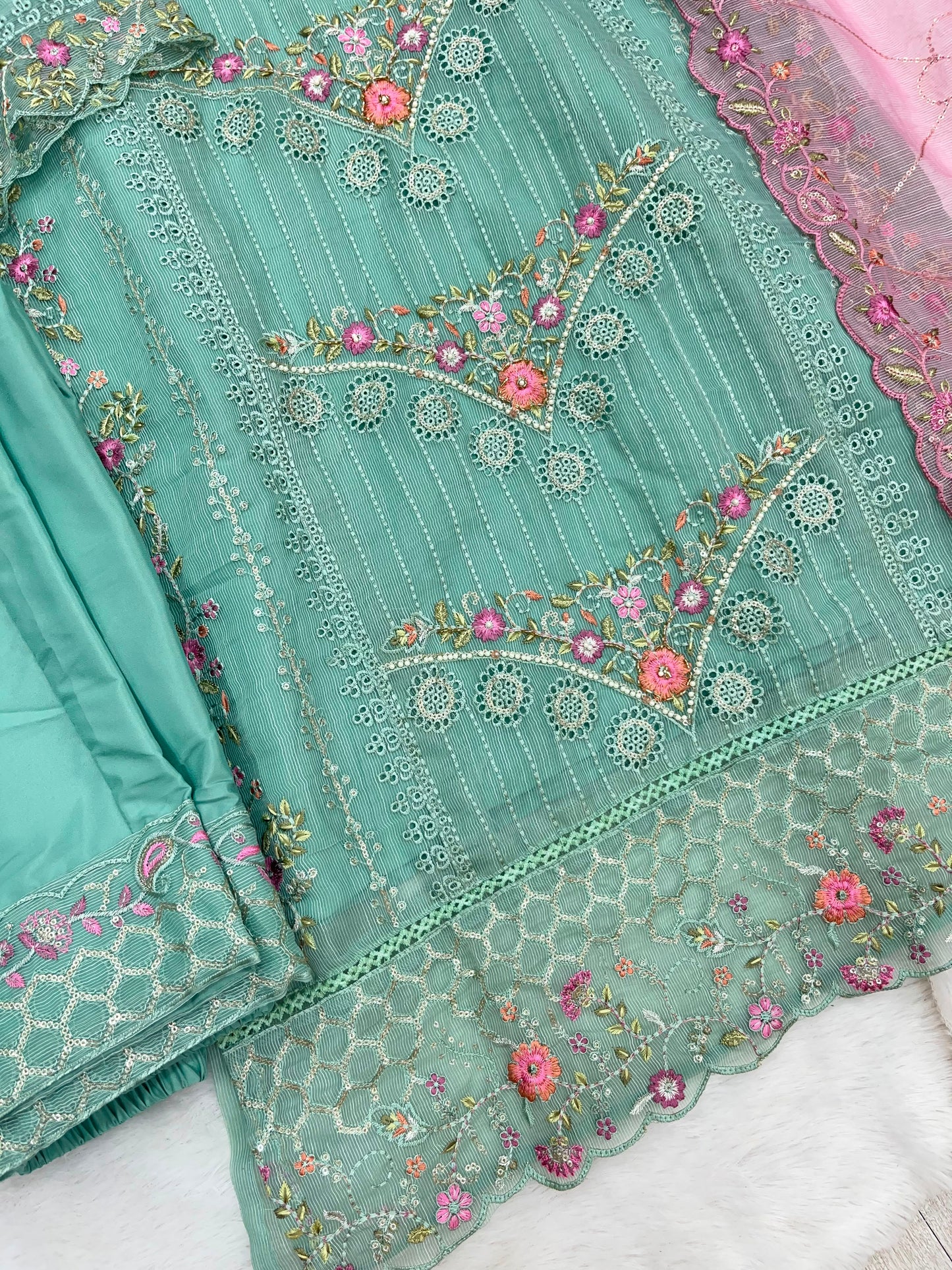 1152 Premium Pakistani Partywear