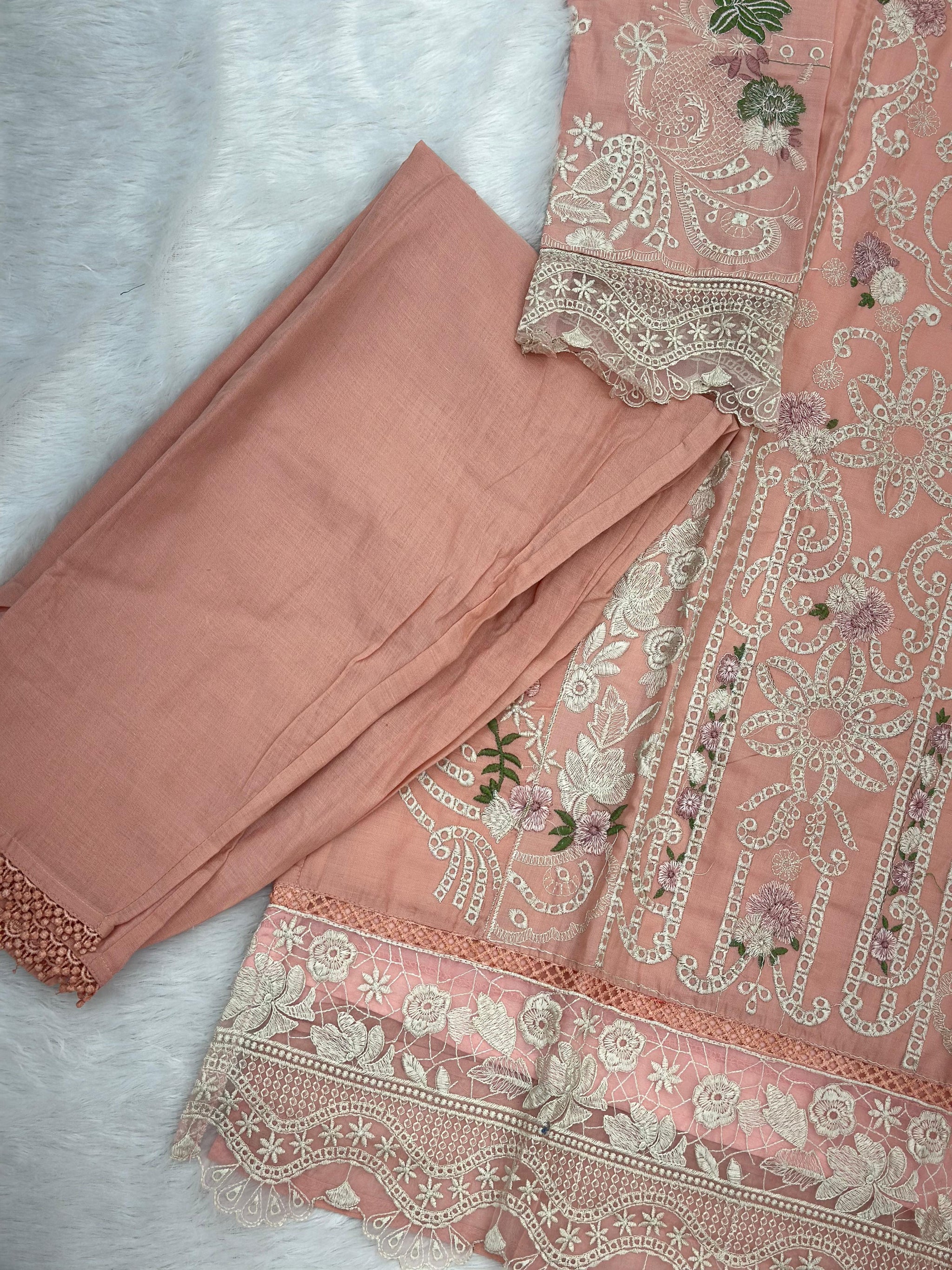 823 Pakistani Lawn Cotton Suit