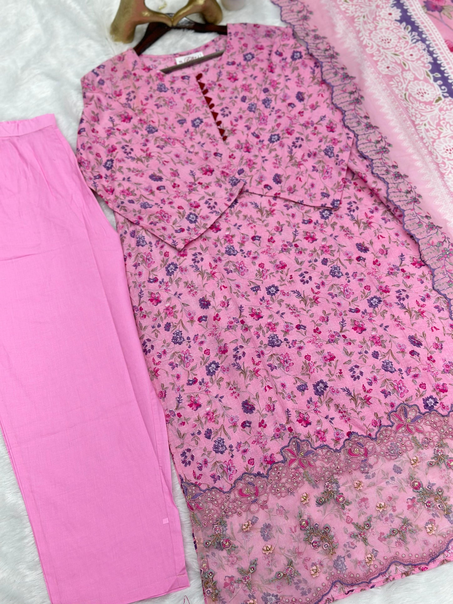 682 Pakistani Lawn Suit - Pink
