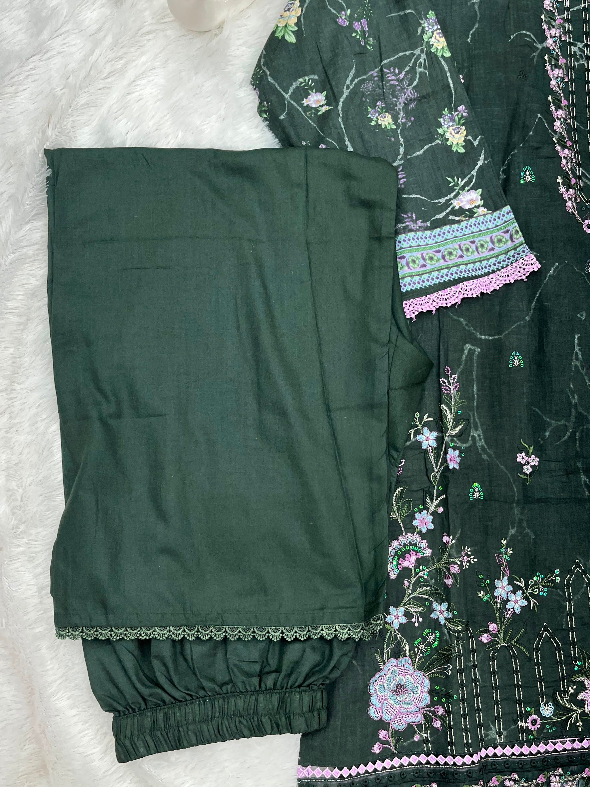 1335 Pakistani Lawn Suit