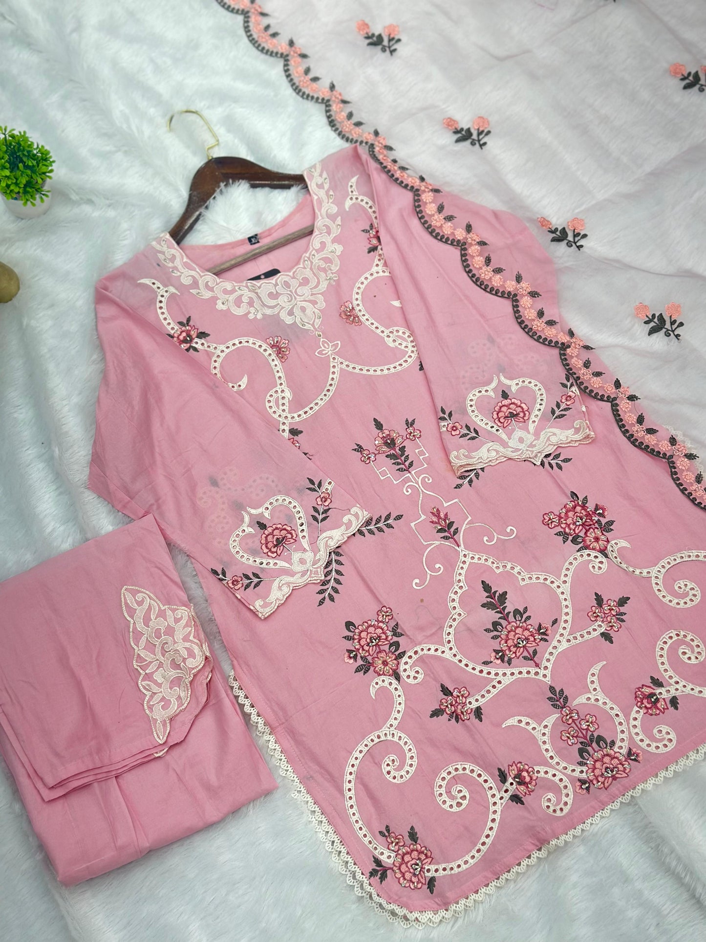 658 Premium Pakistani Lawn Cordset Set
