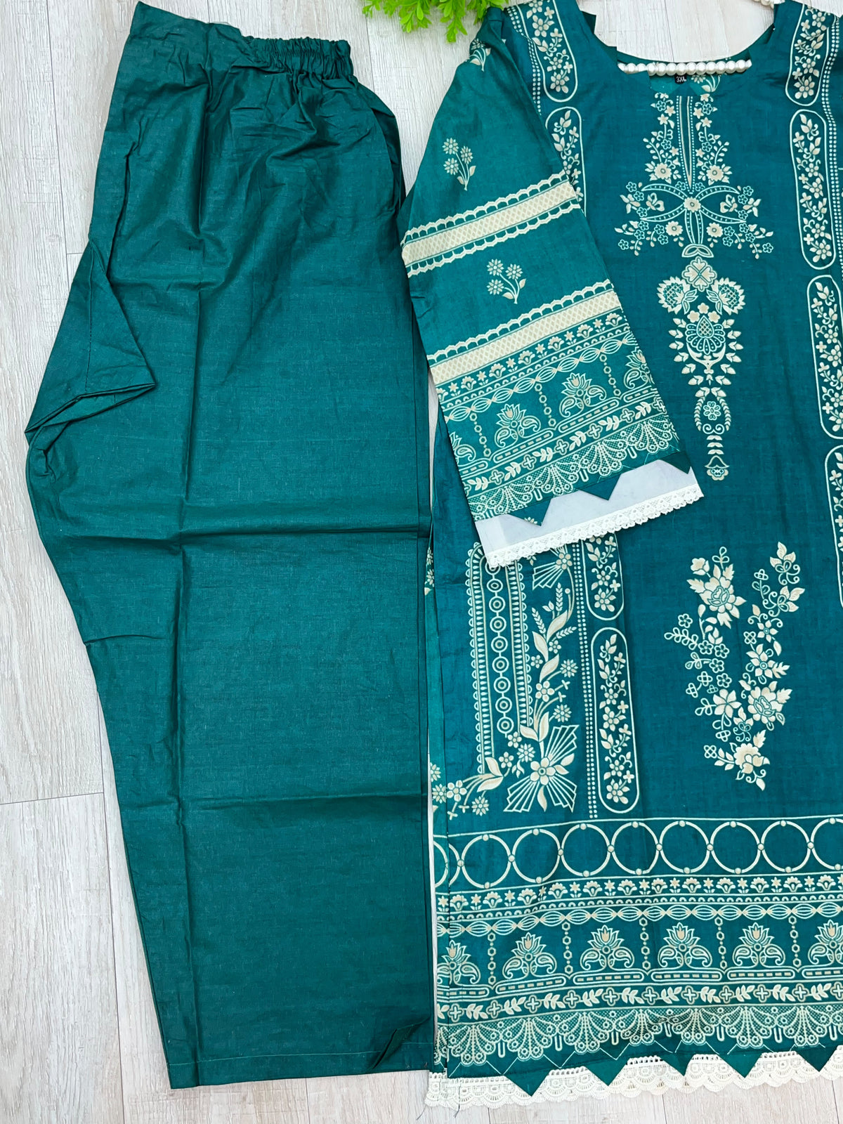1509 Pakistani Embroidered Suit