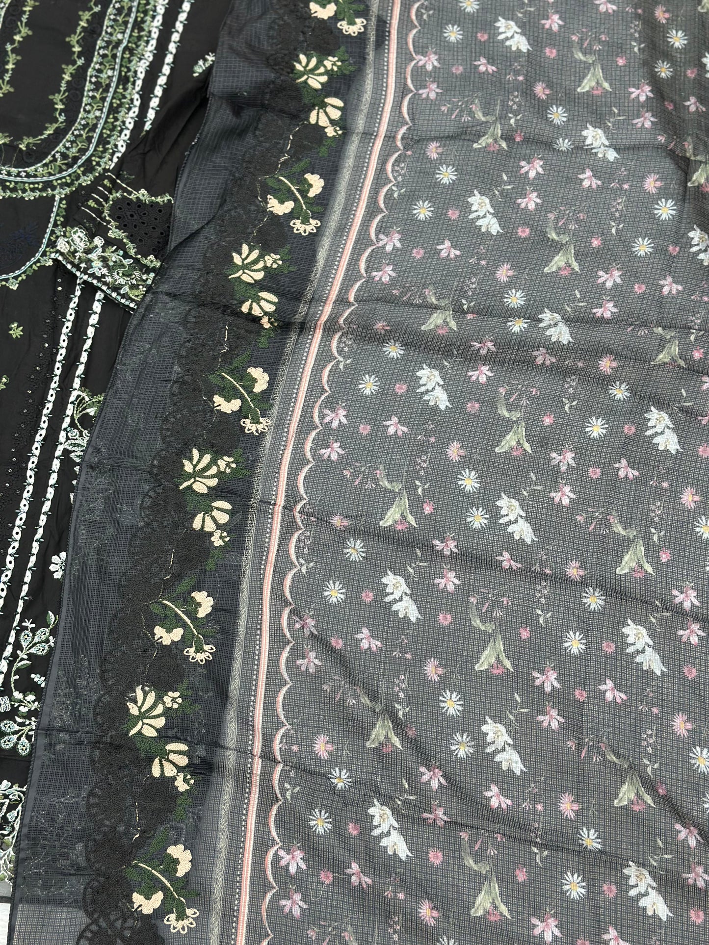 846 Elaf Pakistani Unstitched Lawn Suit