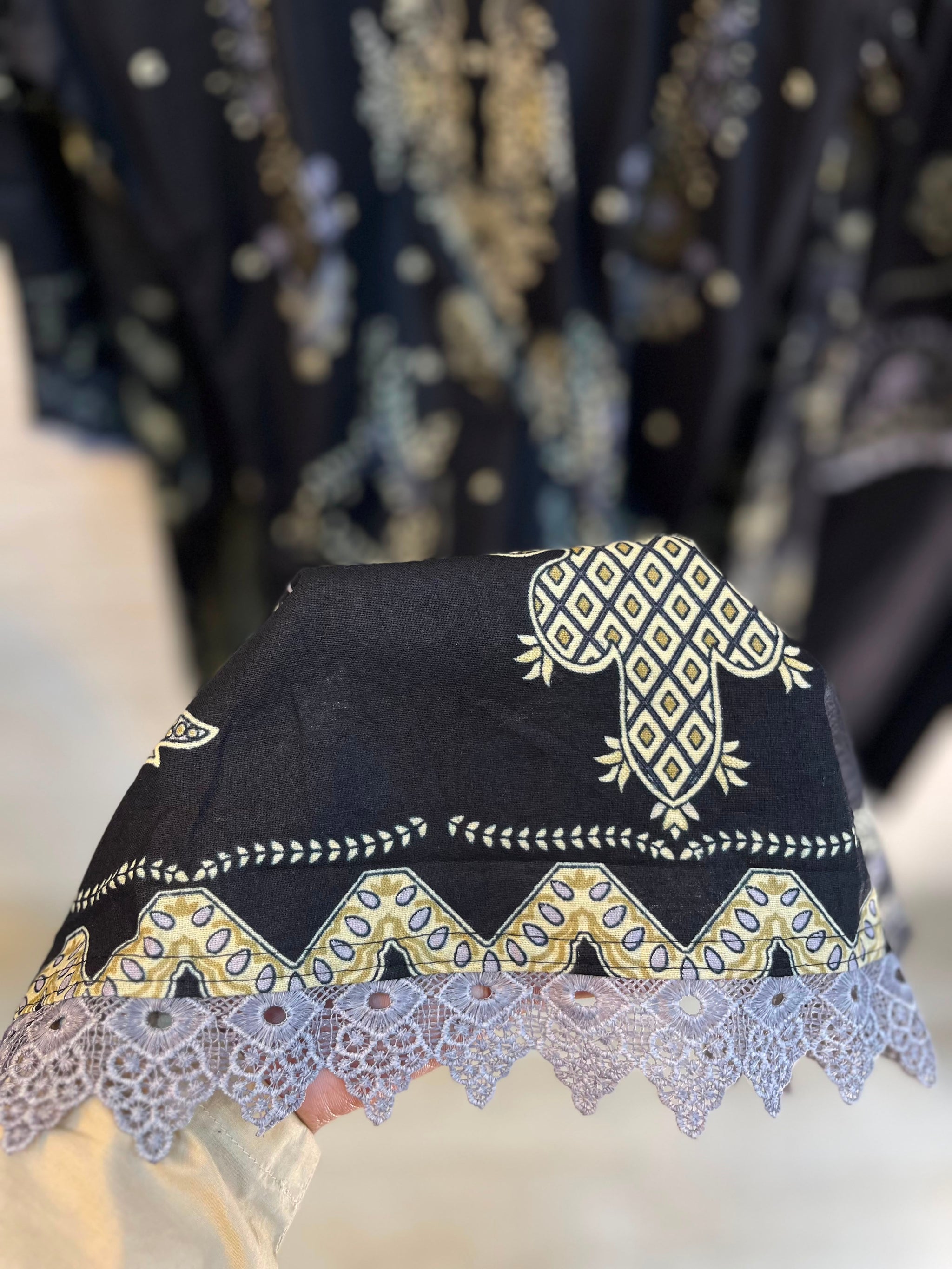 1083 Pakistani Printed Suit