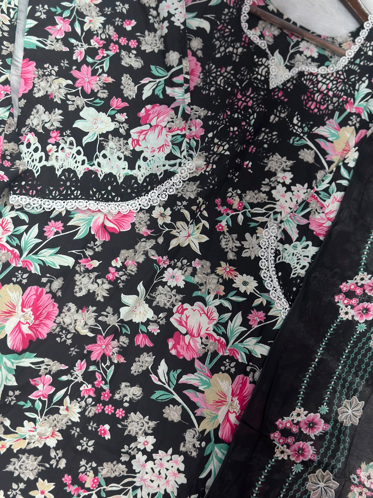 927 Pakistani Embroidered Suit