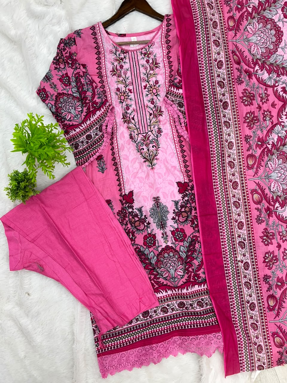 1218 Pakistani Embroidered Suit