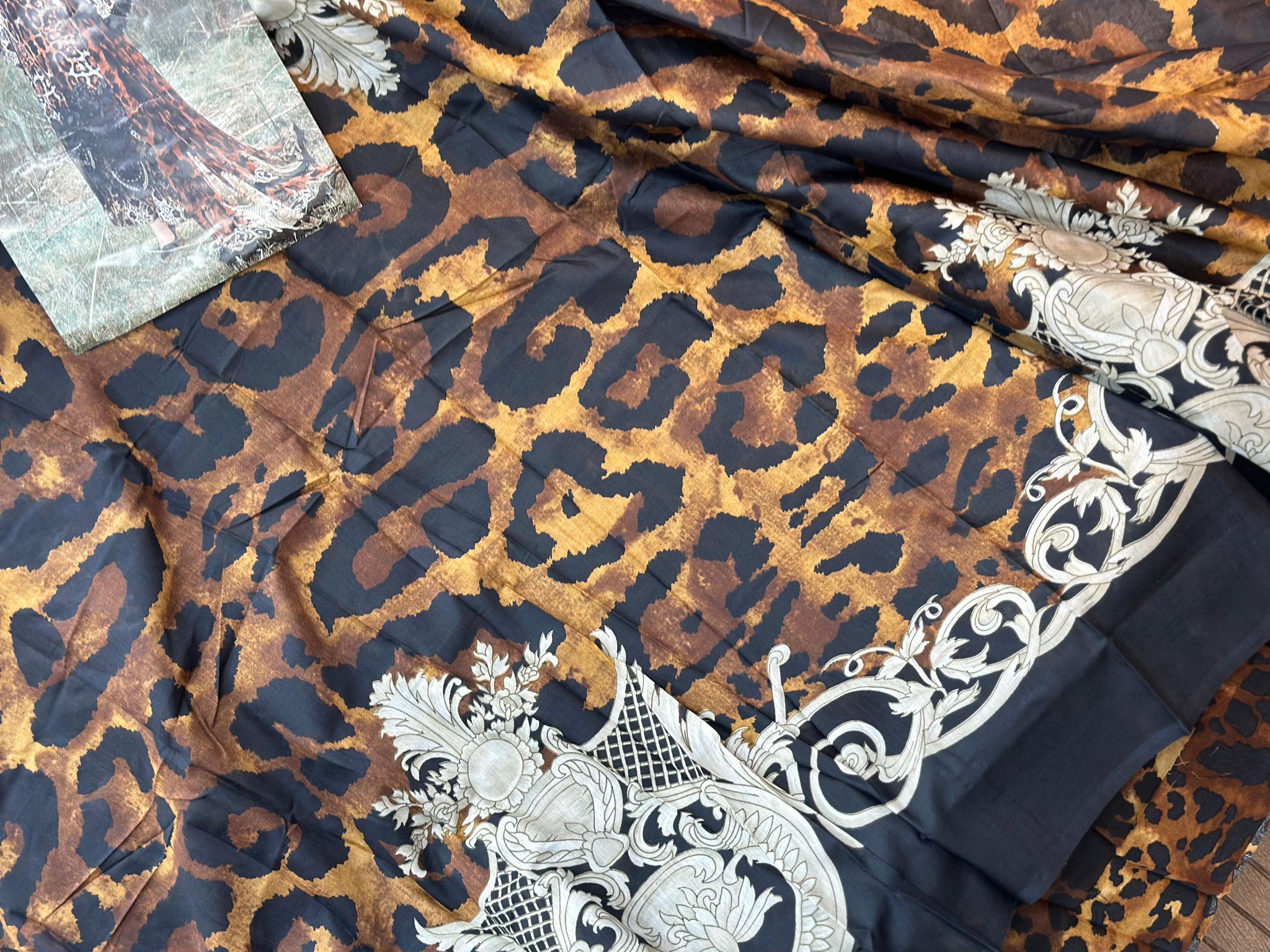 546 Pakistani Unstitched suit