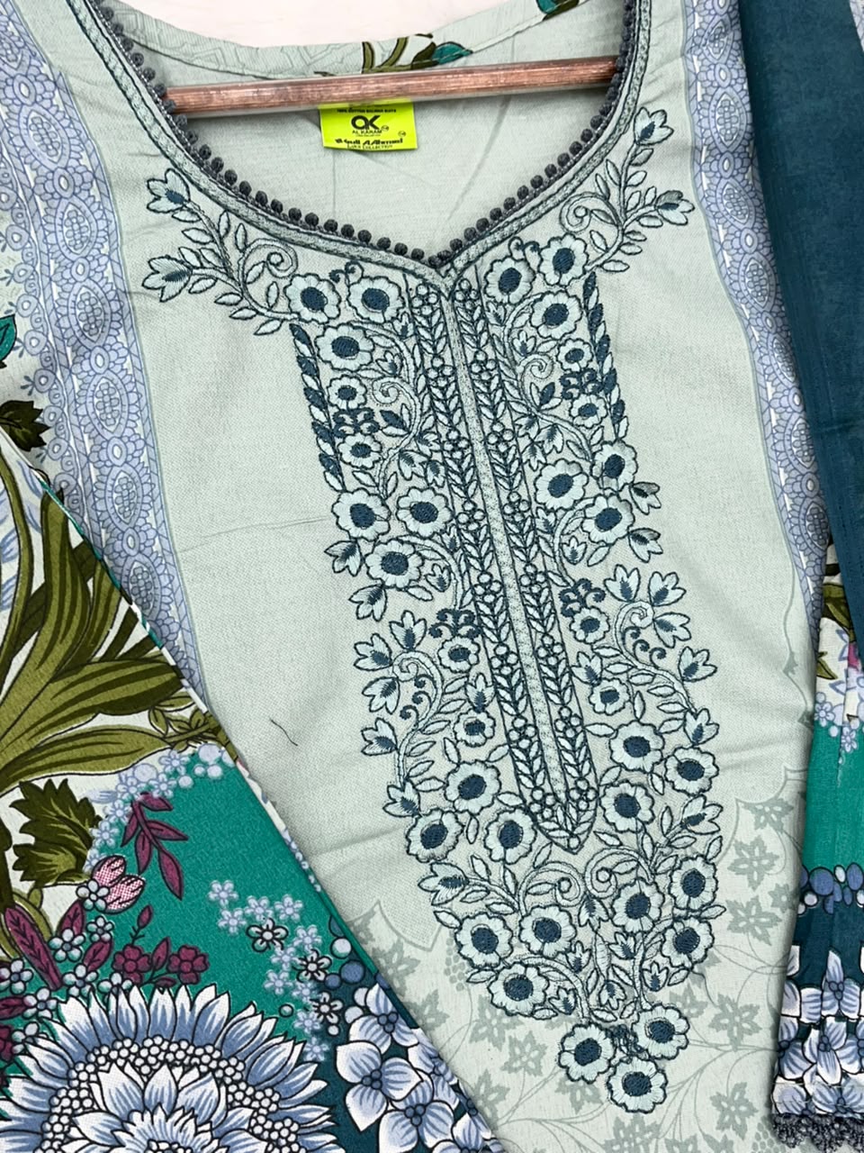 1257 Pakistani Embroidered Suit