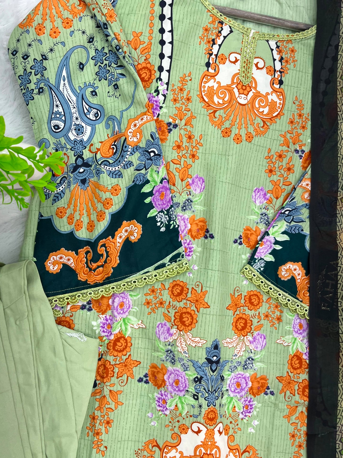 1274 Pakistani Printed Suit