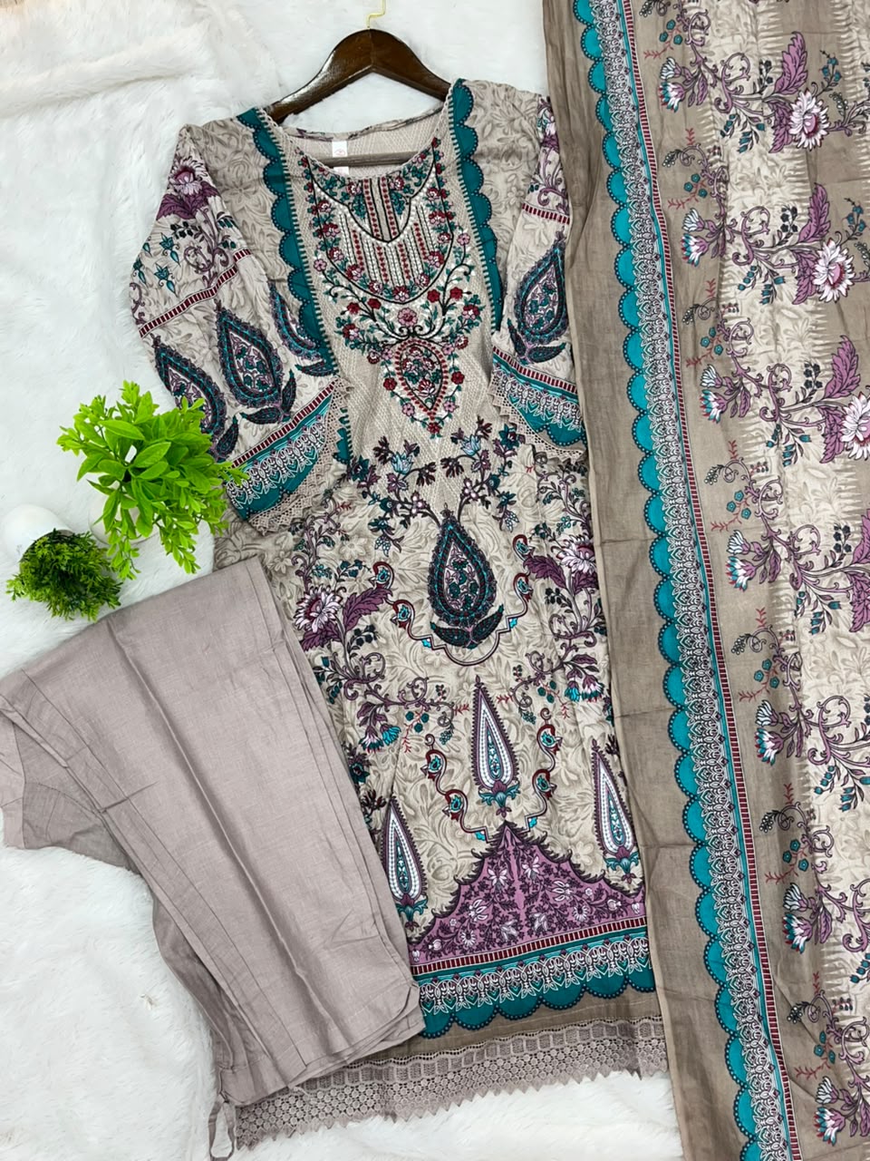 1219 Pakistani Embroidered Suit