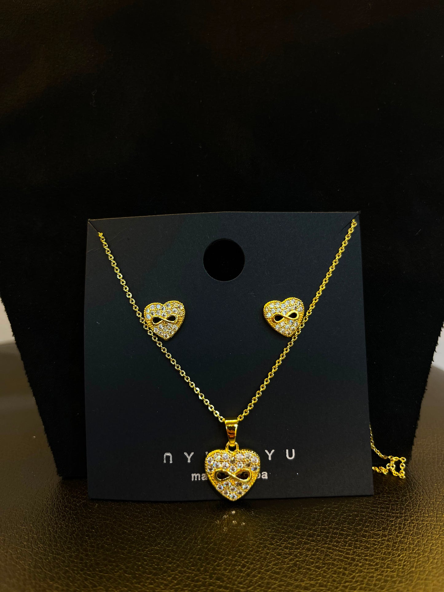1159 Modest Necklace Pendant Set