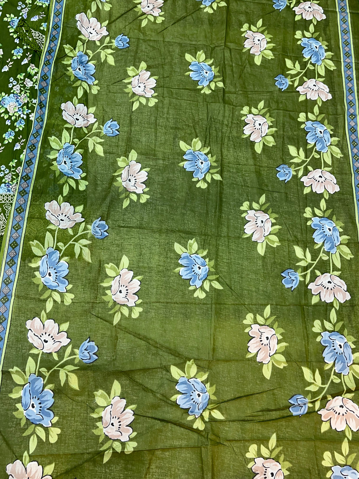 1518 Pakistani Embroidered Suit