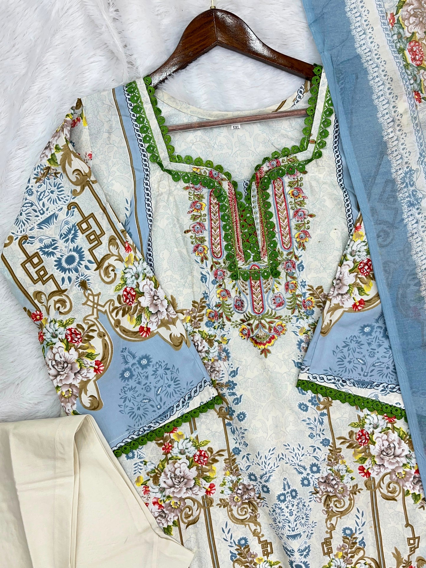 1289 Pakistani Embroidered Suit - Vandana Sobia Nazer