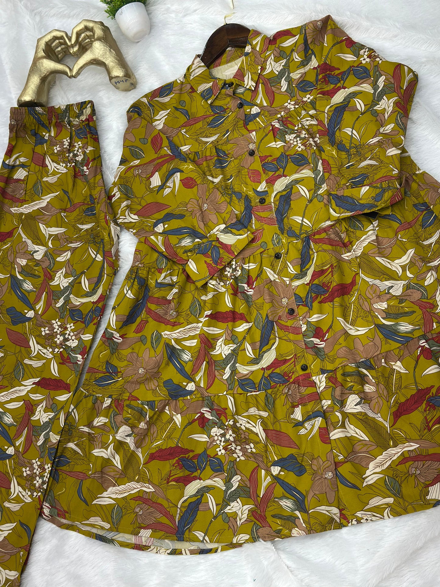 671 Meadow Bloom Cordset