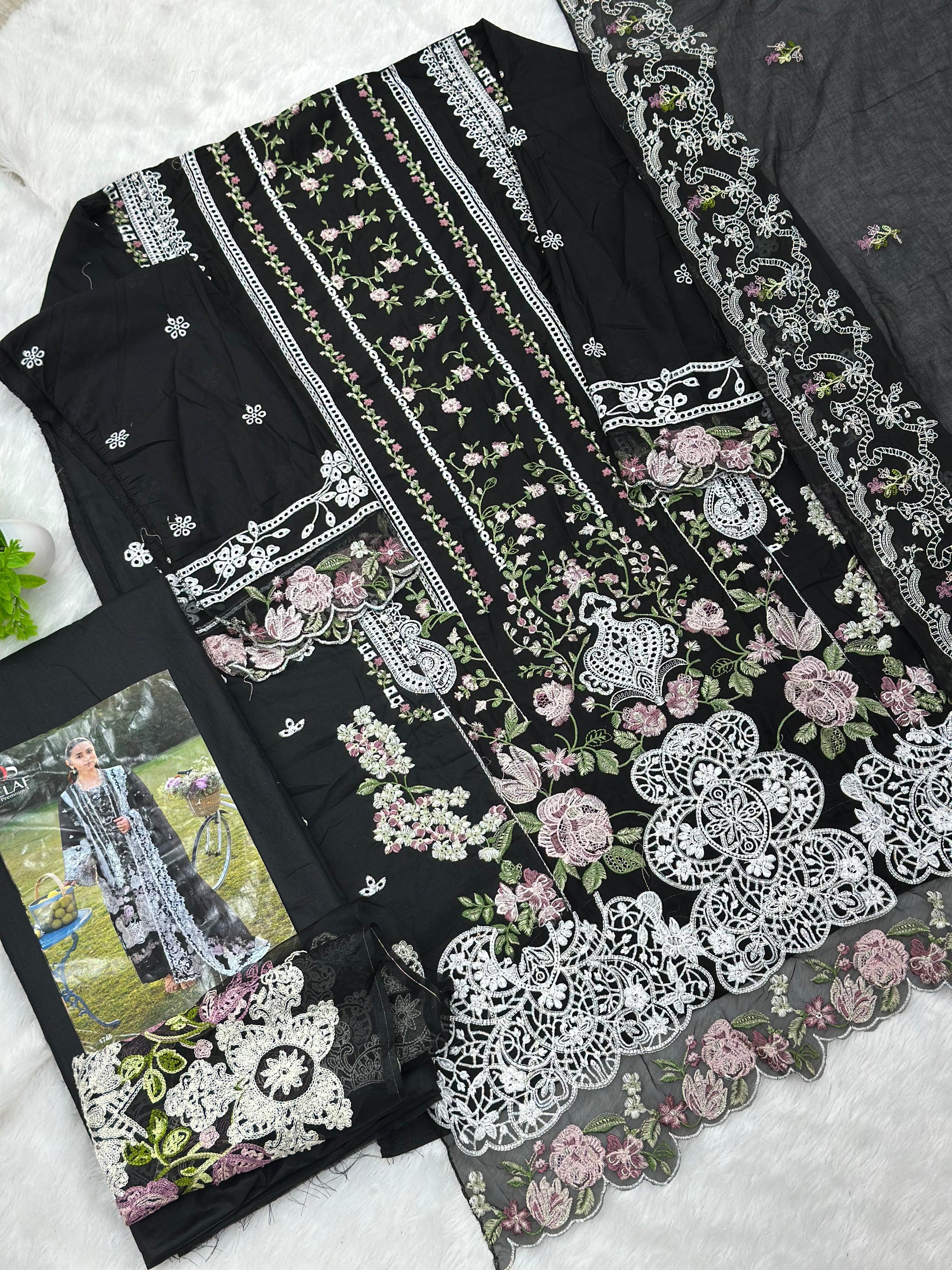 842 Elaf Pakistani Unstitched Lawn Suit