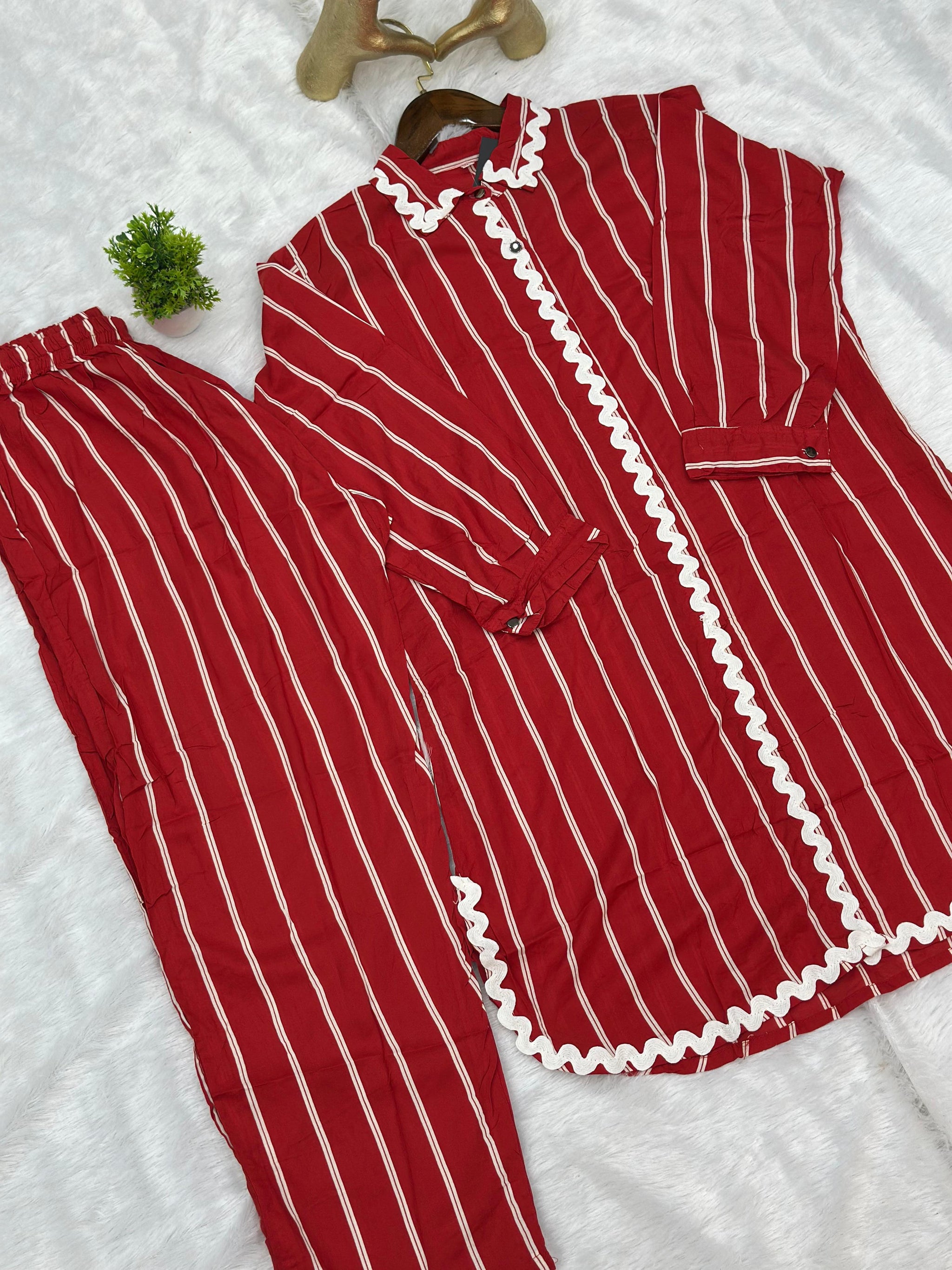694 Casual Cordsets - Red & White