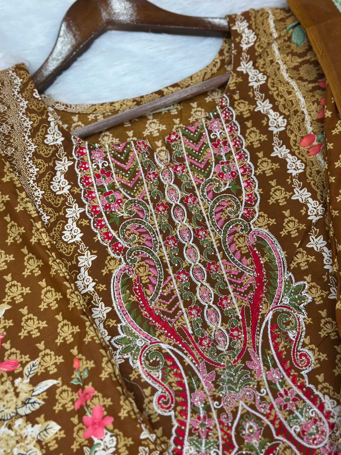 941 Pakistani Embroidered Suit
