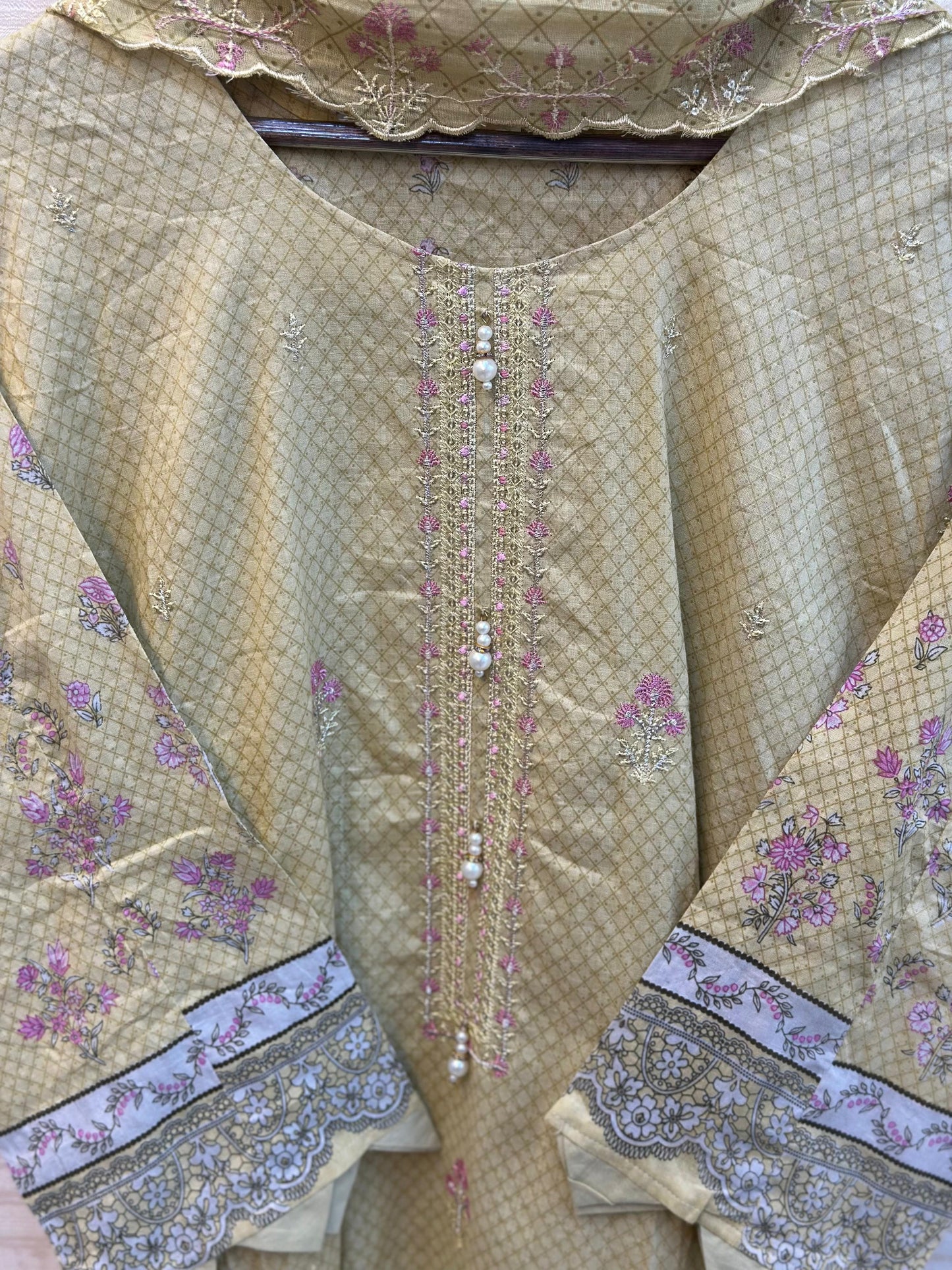 368 Own Customised Lawn Cotton