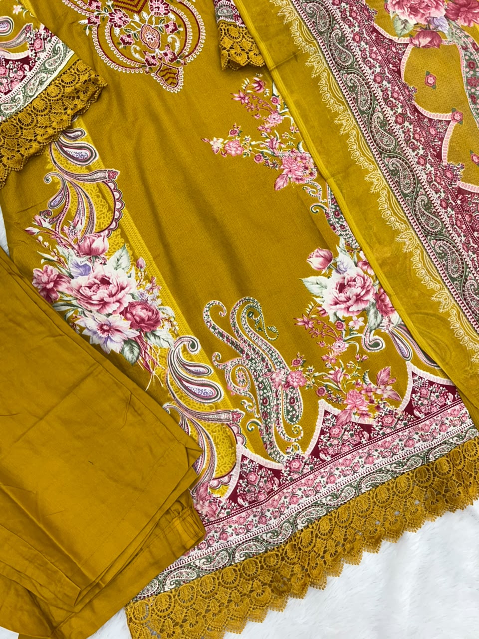 1228 Pakistani Embroidered Suit