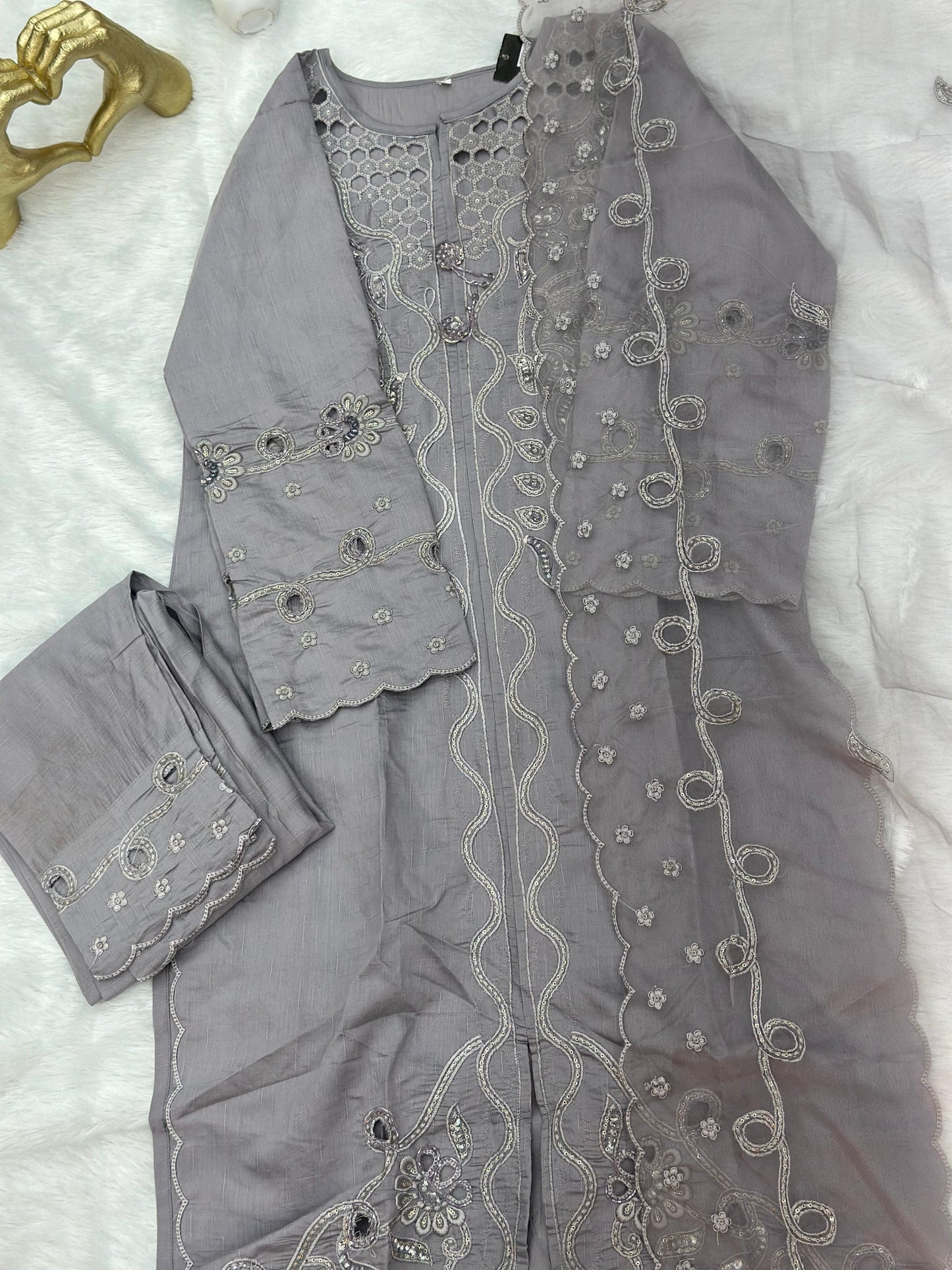 652 Pakistani Cut-Work Embroidery - Ash Lilac