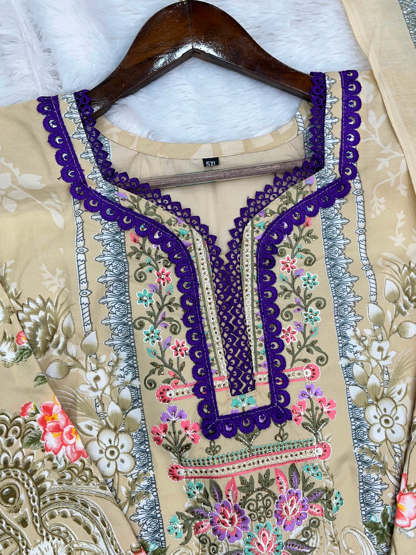 1290 Pakistani Embroidered Suit - Vandana Sobia Nazer