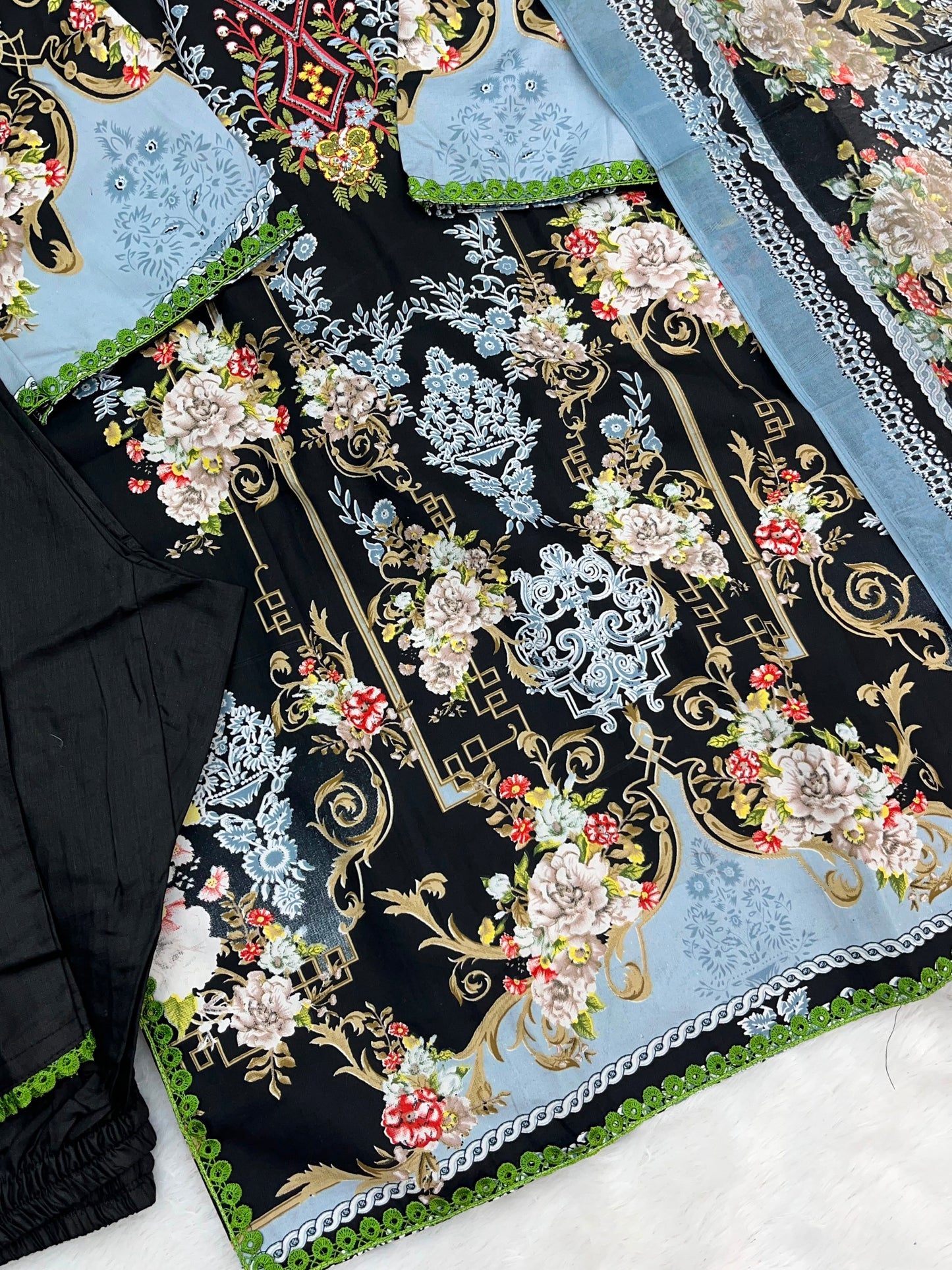 1314 Pakistani Embroidered Suit