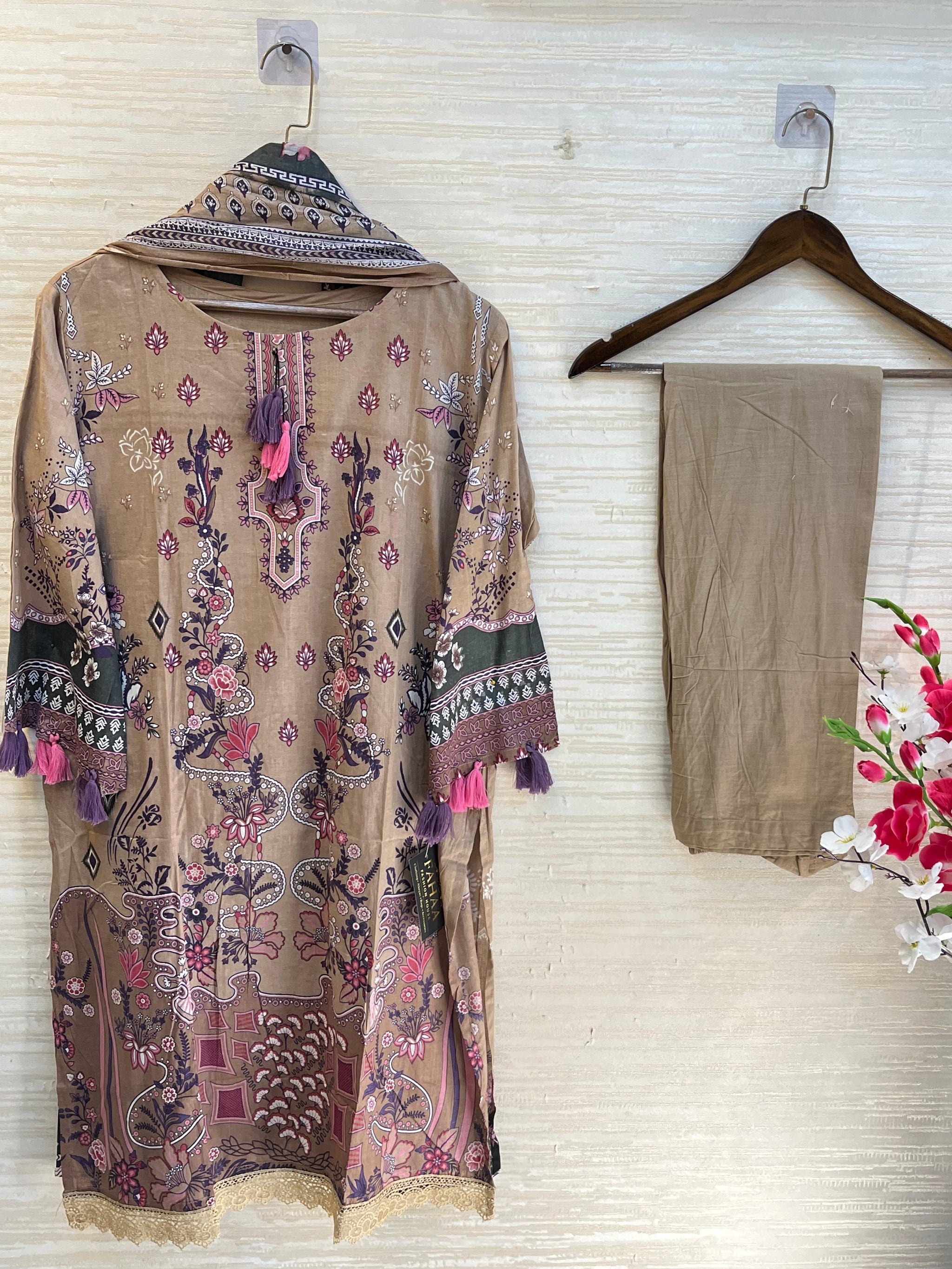 1351 Pakistani Embroidered Suit