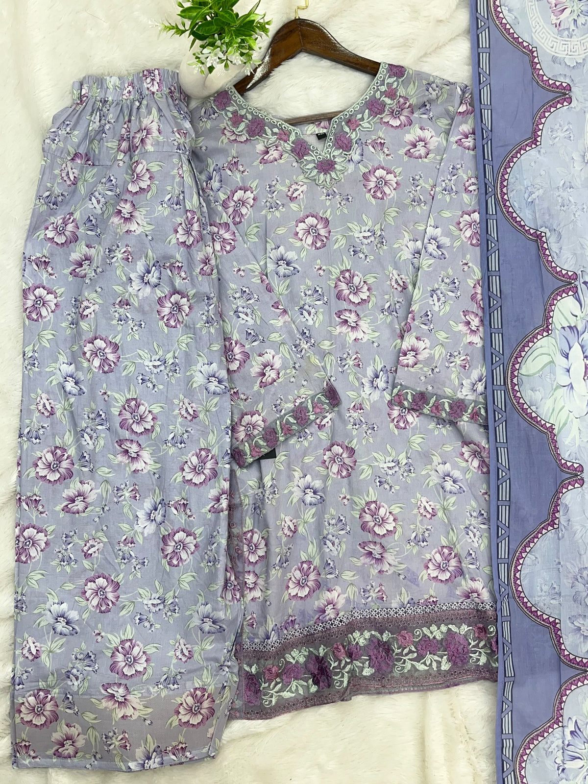 1441 Mausumery Foral Lawn Suit - Lavender