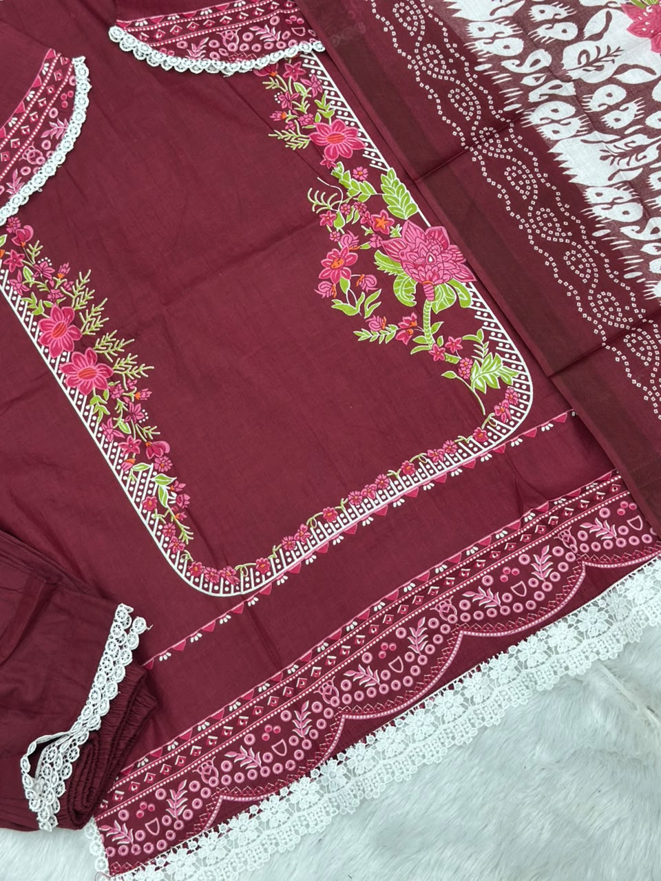 939 Pakistani Embroidered Suit