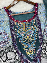 1306 Pakistani Embroidered Suit - Vandana Aarzu