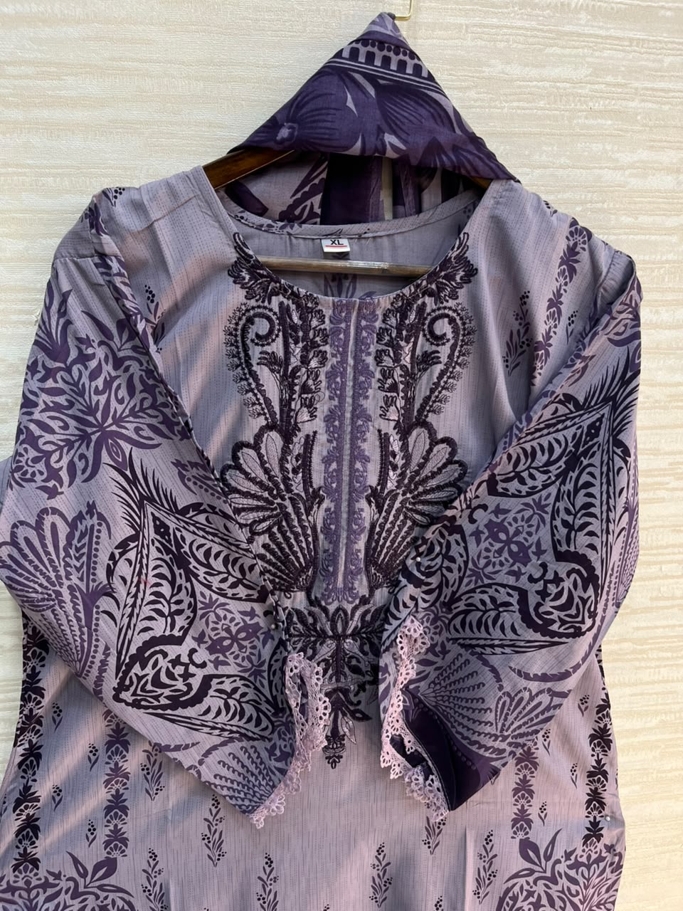 1101 Pakistani Embroidered Suit