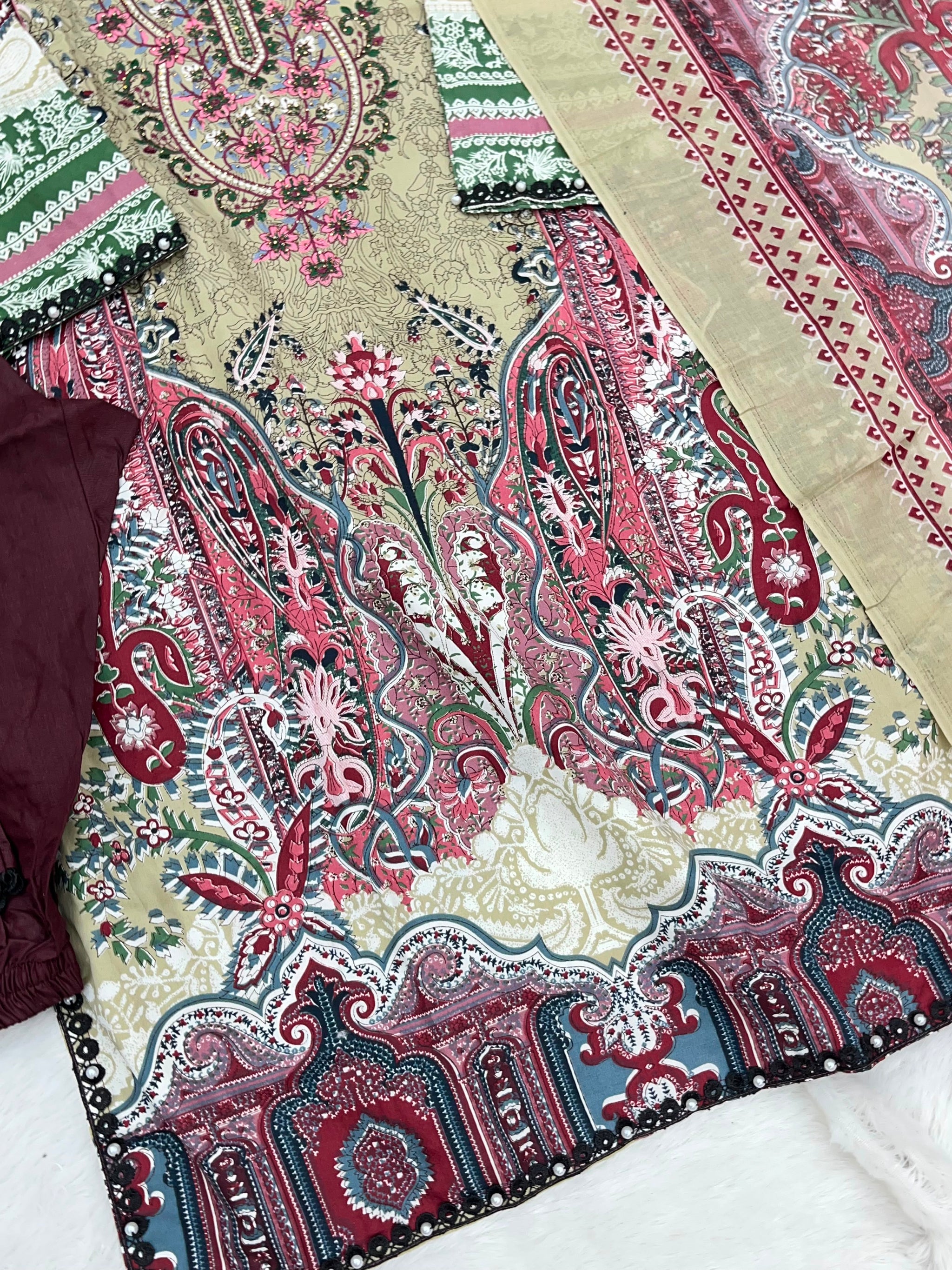 1302 Pakistani Embroidered Suit - Vandana Aarzu