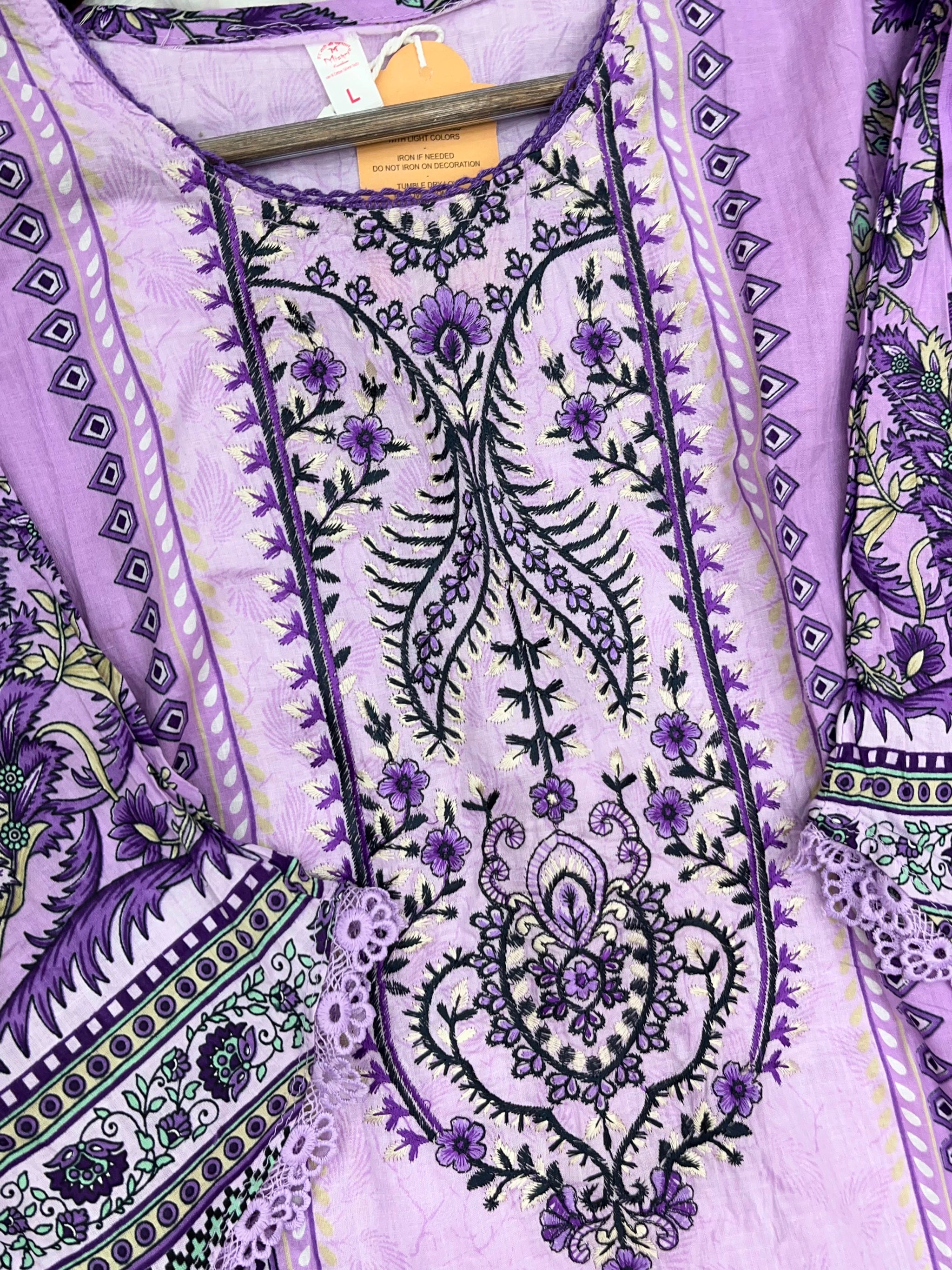 1217 Pakistani Embroidered Suit