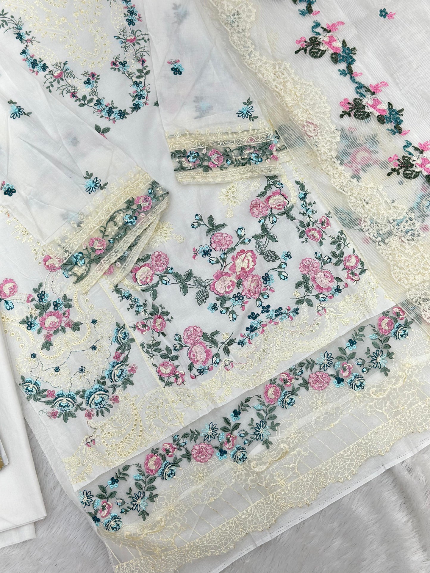 867 Elaf Pakistani Unstitched chikan Lawn Suit