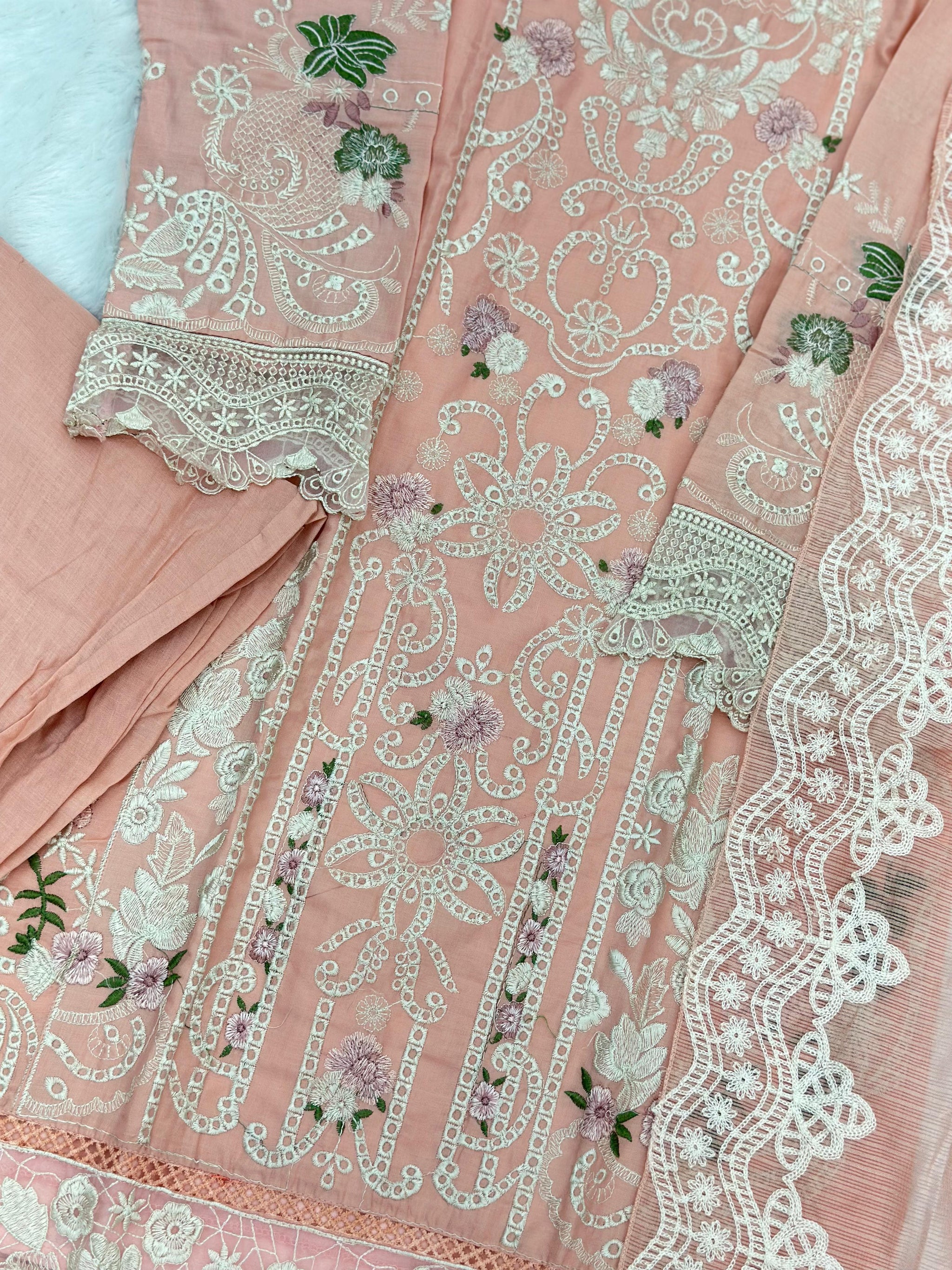 823 Pakistani Lawn Cotton Suit
