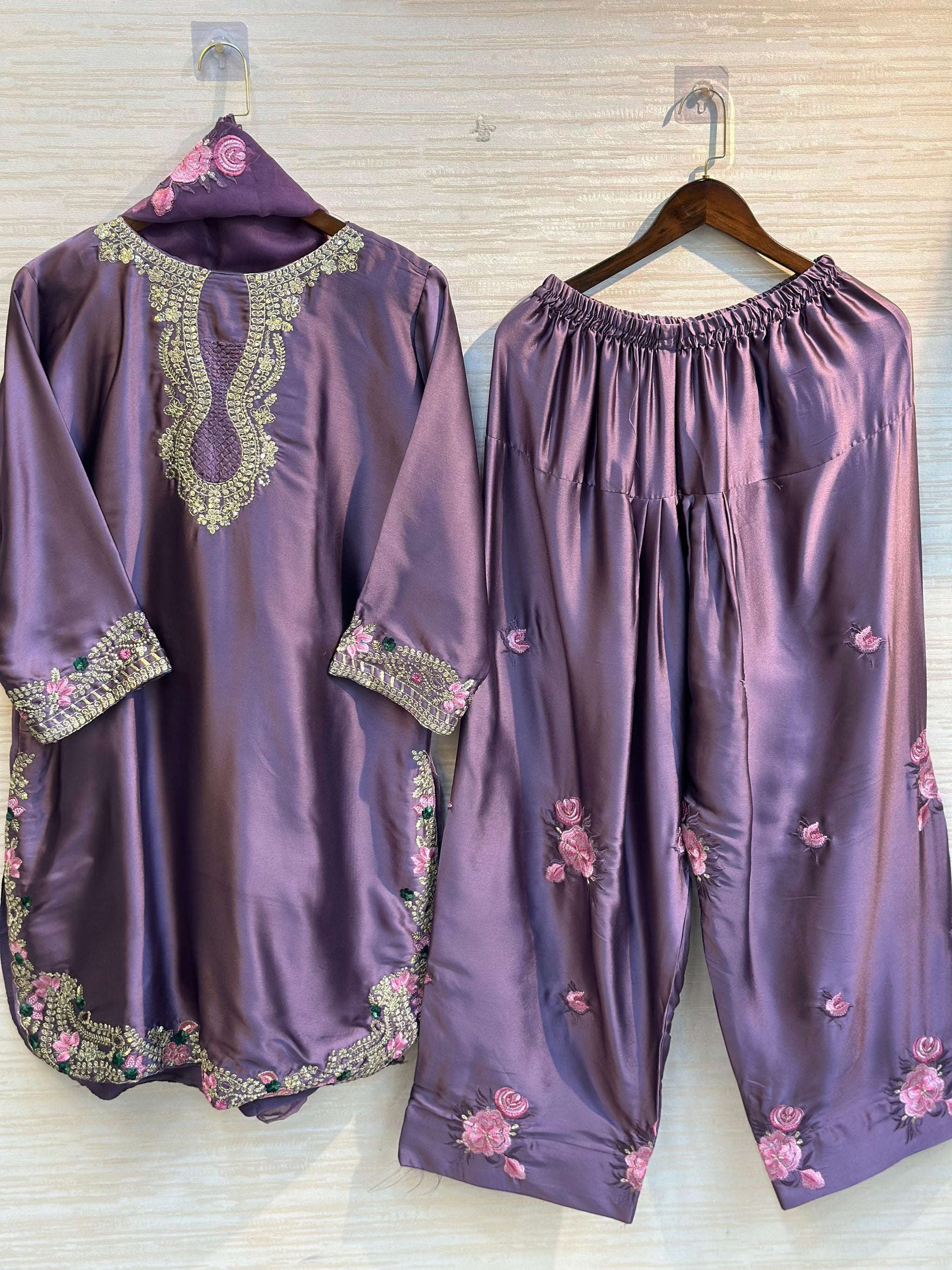 547 Pakistani Farshi Cordset