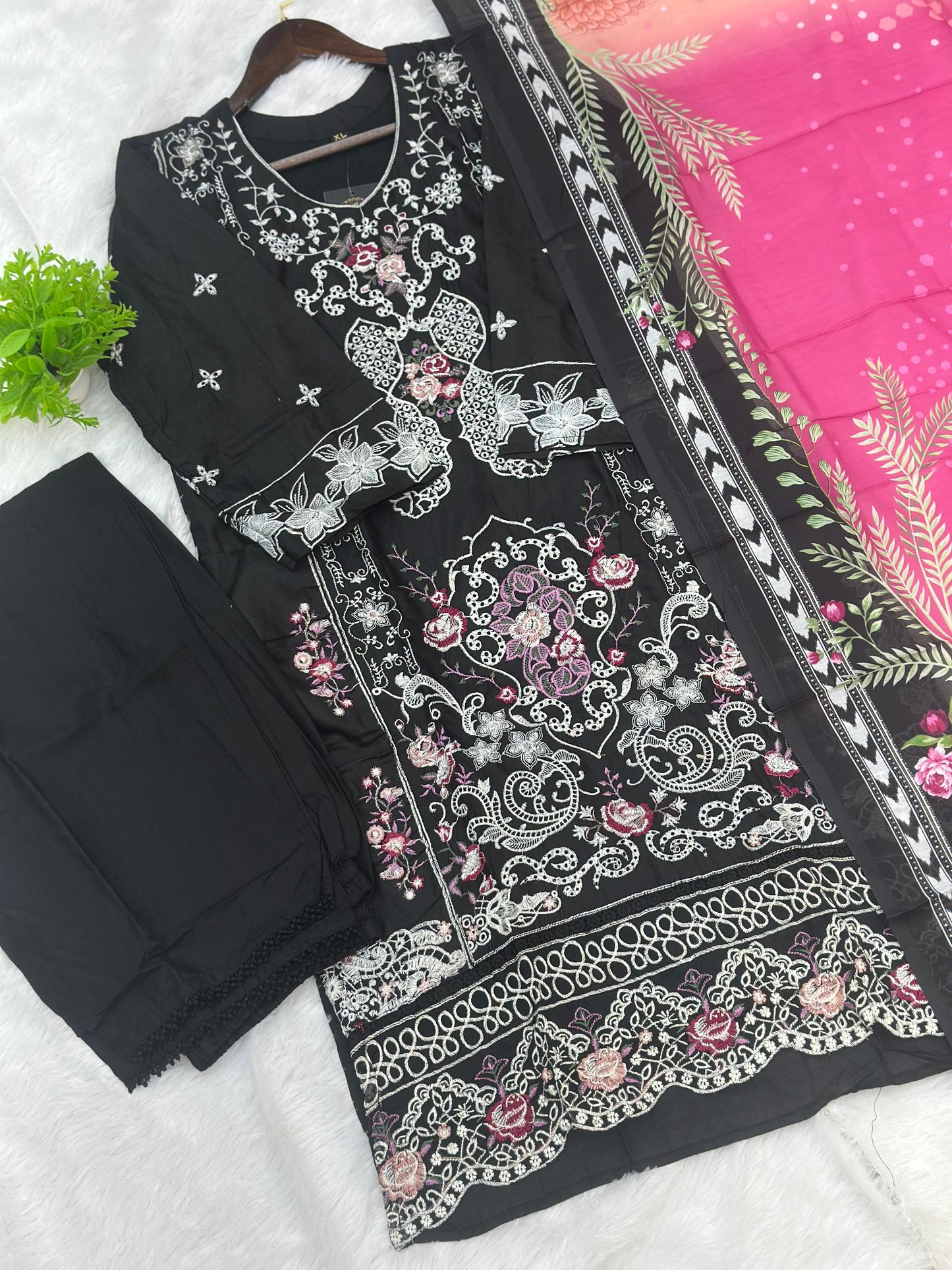 829 Pakistani Lawn Cotton Suit