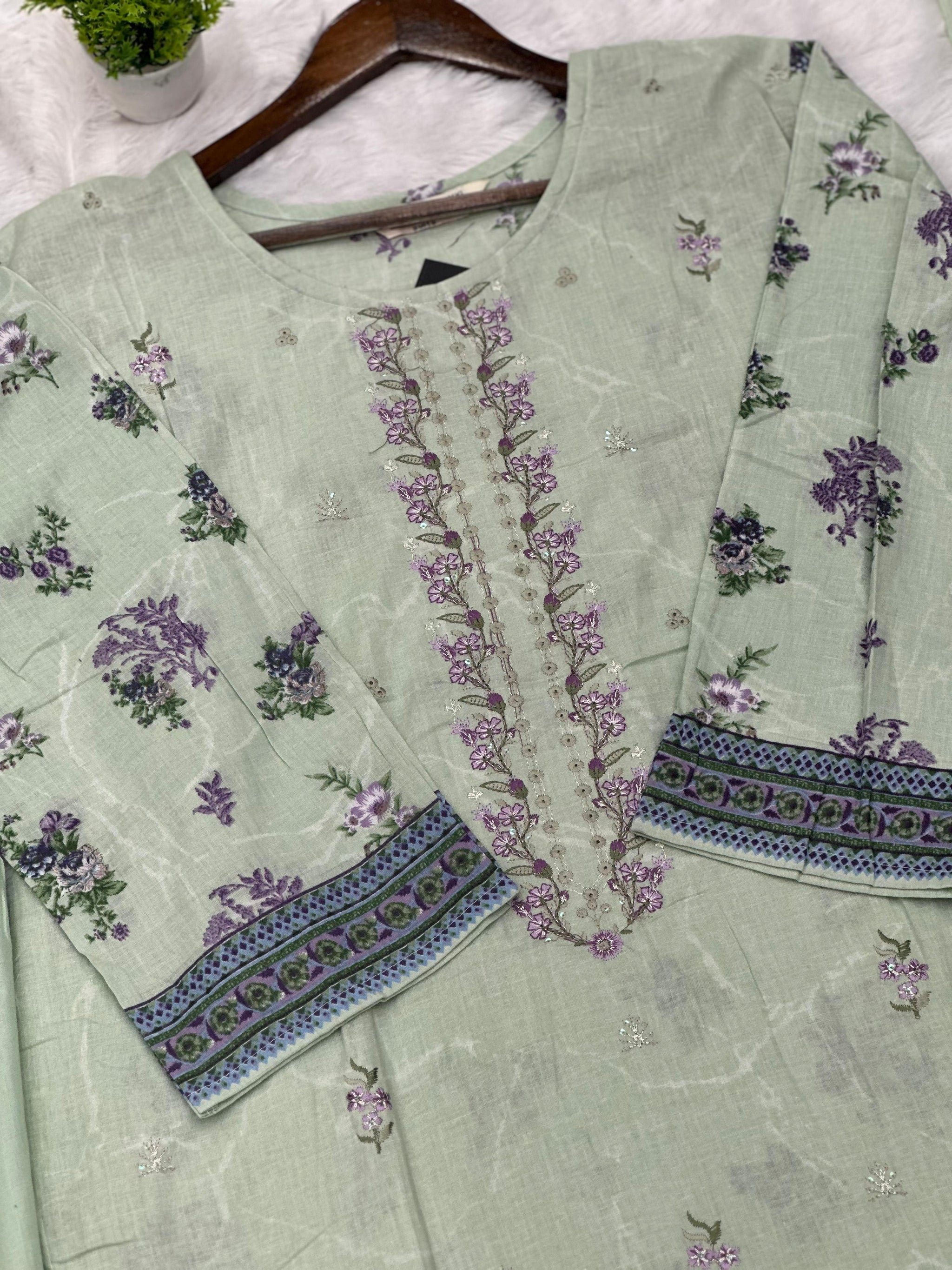 683 Pakistani Lawn Suit