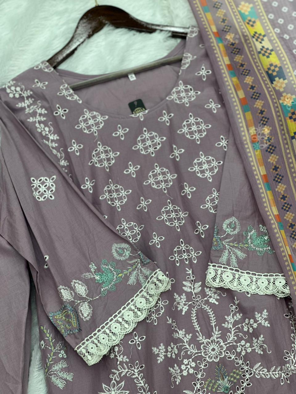 676 Pakistani Lawn Farshi Suit