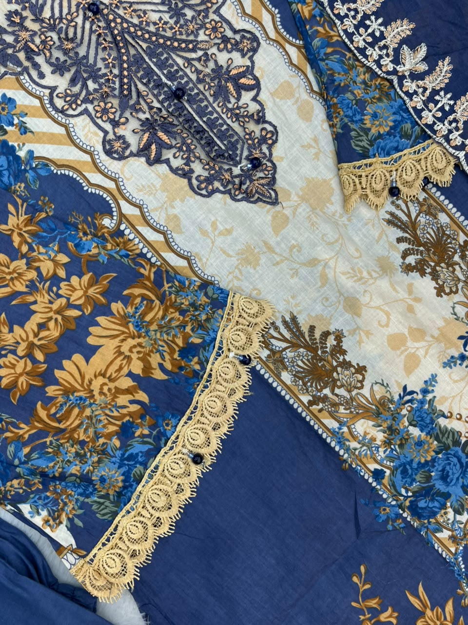 1498 Pakistani Heavy Lawn Suit - 5