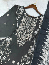 1058 Pakistani Embroidered Suit
