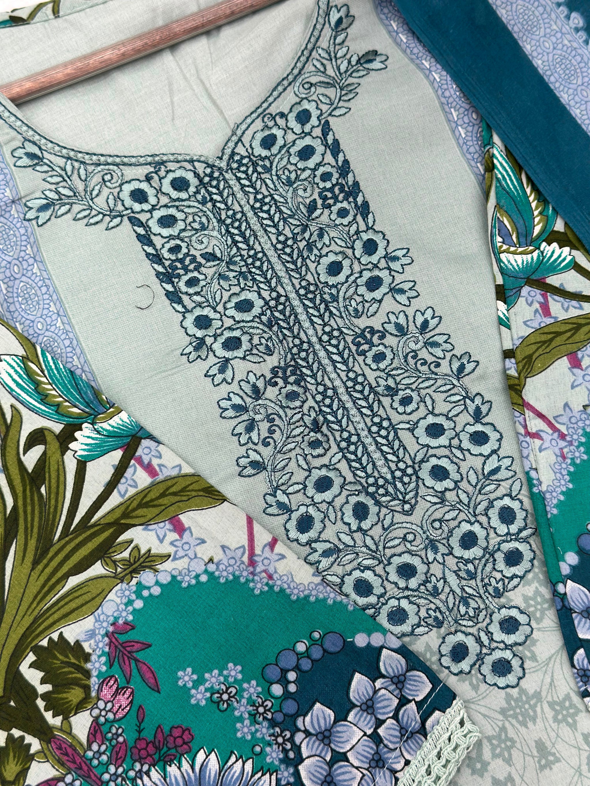 1050 Pakistani Embroidered Suit