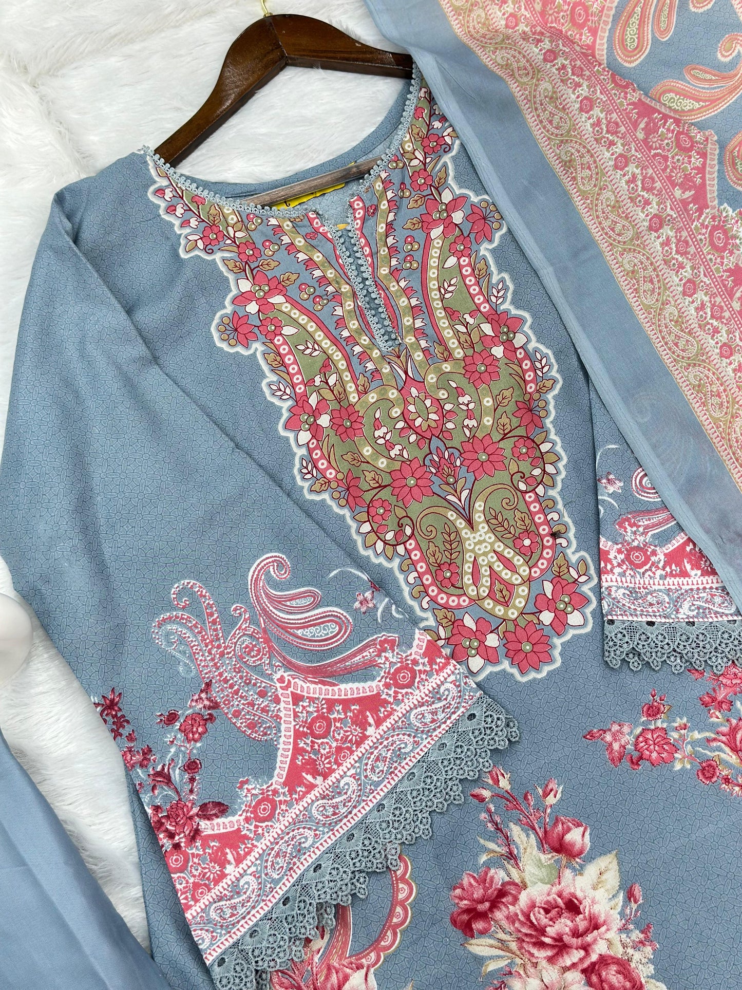 956 Pakistani Printed Suit